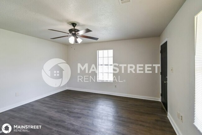 Building Photo - 3755 Kerwin Dr