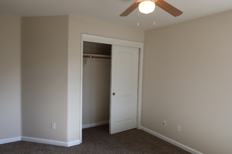 Building Photo - 10100 Grand View Summit Dr