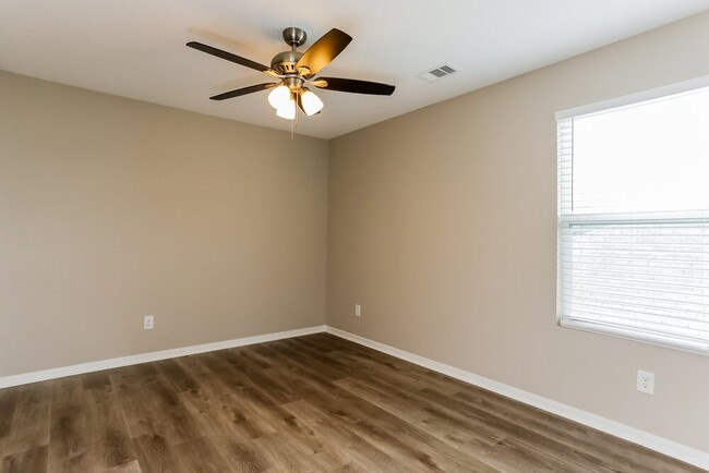 Building Photo - 17819 Yellow Birch Trail