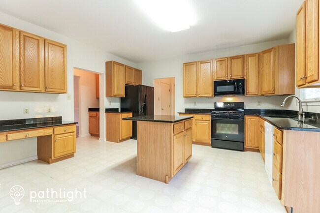 Building Photo - 1366 Jasper Dr, Ambler, PA, 19002