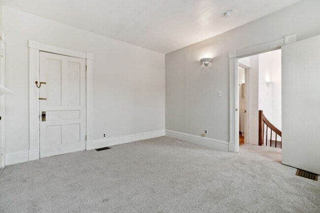 Building Photo - 67 Oregon Ave