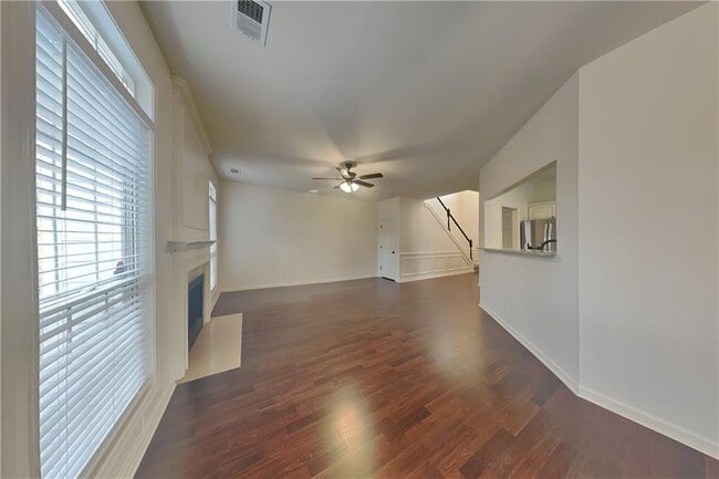 Building Photo - 3070 Serenade Ct