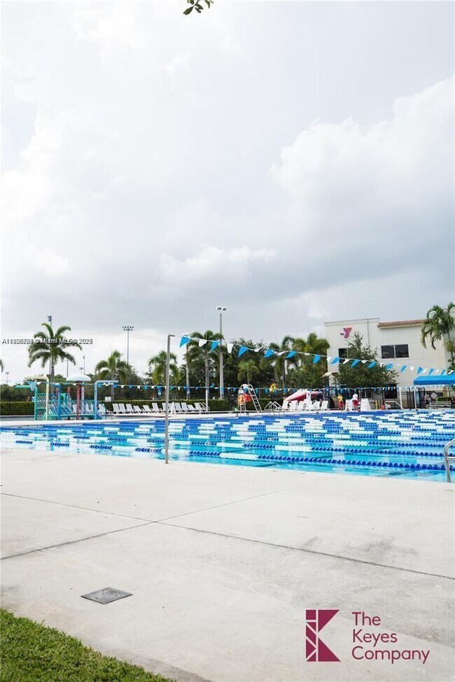 Building Photo - 2142 Madeira Dr