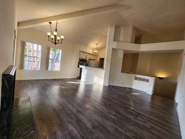 Building Photo - 7285 Calabria Ct