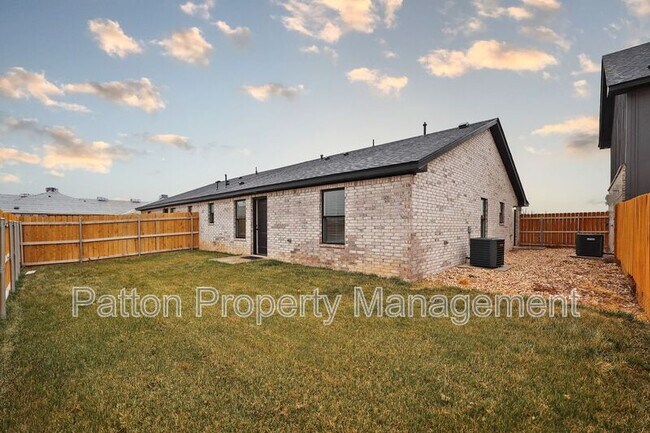 Building Photo - 14411 Periwinkle Dr