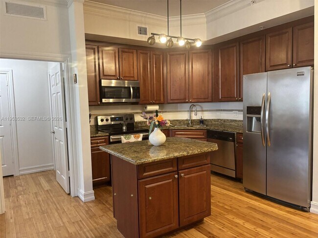 Building Photo - 3001 NE 185th St