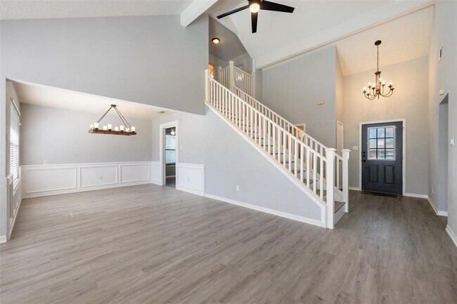 Building Photo - 2109 Boxwood Path