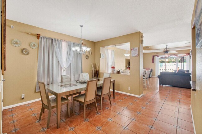 Building Photo - 5057 Sancerre Cir