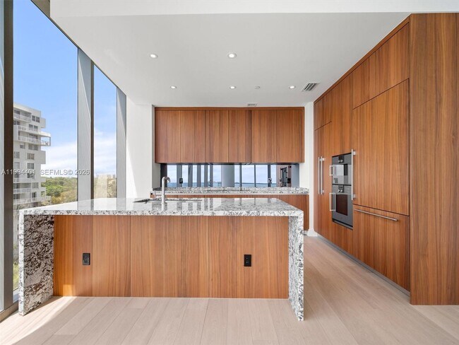 Building Photo - 175 25