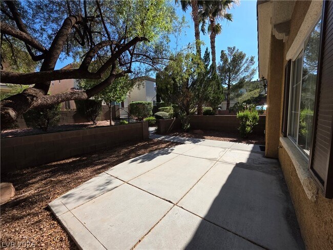 Building Photo - 10021 Via Toro Ave