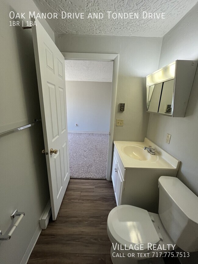 Building Photo - 228 Oak Manor Dr