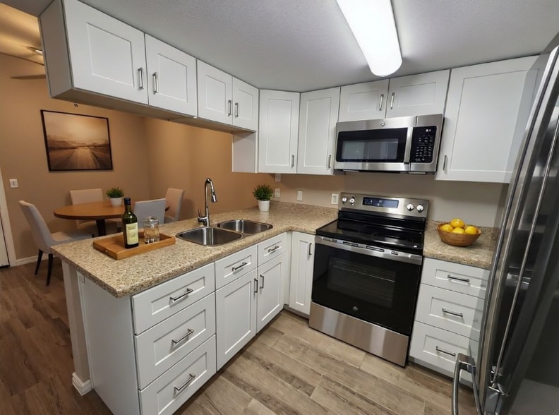 Building Photo - 608 S Pioneer