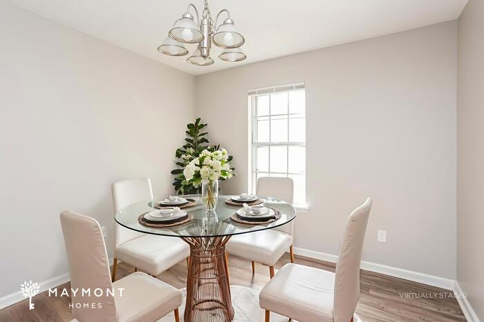 Building Photo - 1600 Pin Oak Ln SE