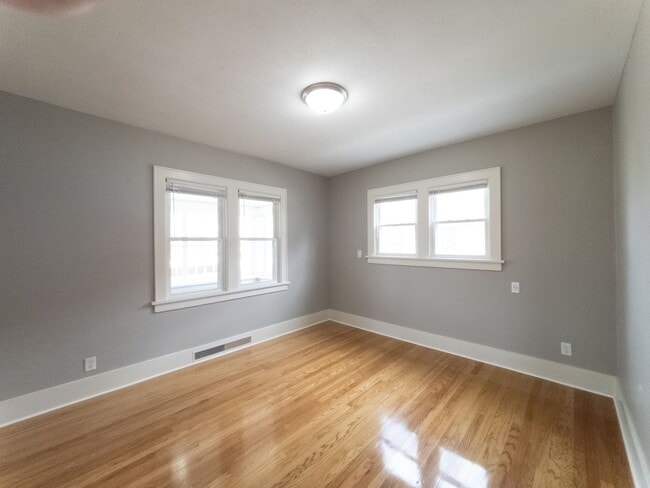 Building Photo - 5039 Miami St