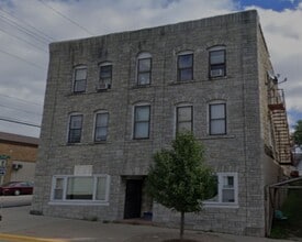 Building Photo - 19 E State St. 10 Unit
