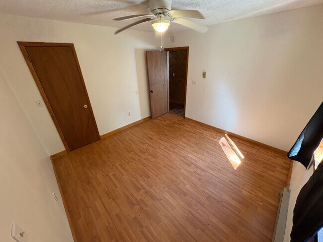 Building Photo - Charming 3 bedroom 2 bath in Porters Corner #