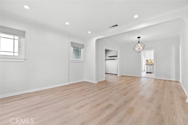 Building Photo - 408 W Dryden St