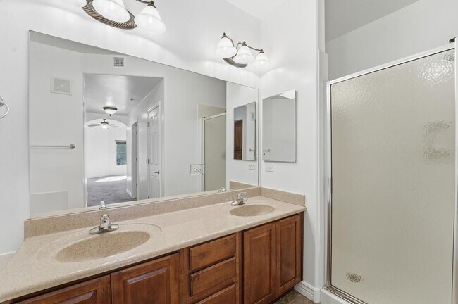 Building Photo - 5450 E Deer Valley Dr