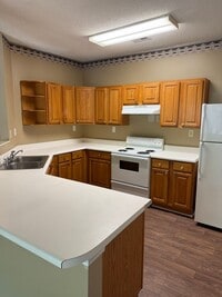 Building Photo - 121-204 (2) Borland