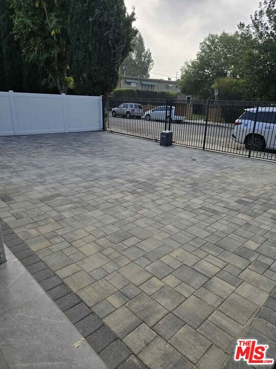 Building Photo - 14123 Califa St