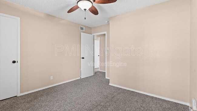 Building Photo - 4606 Crested Land