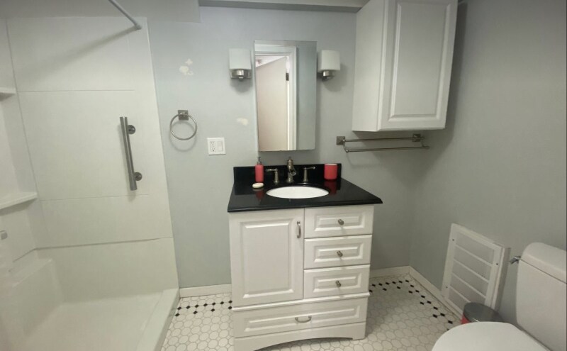 Building Photo - 5522 SE Ramona St