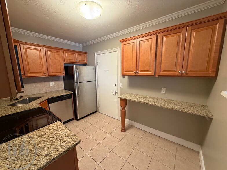 Building Photo - 47 Alvarado Ave