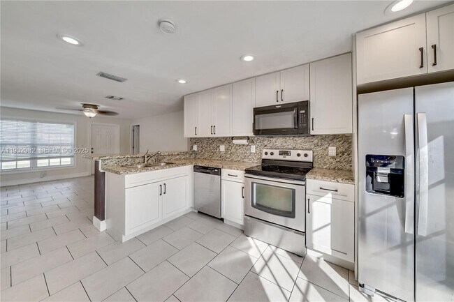 Building Photo - 5900 N Farragut Dr