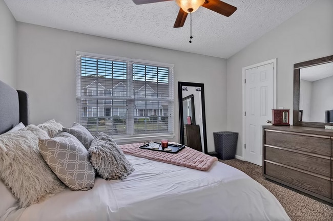 Building Photo - 1504 Sprucedale Dr