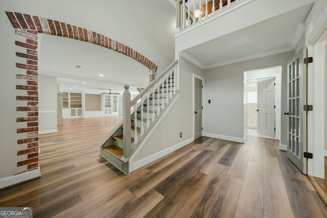Building Photo - 250 Aspen Way