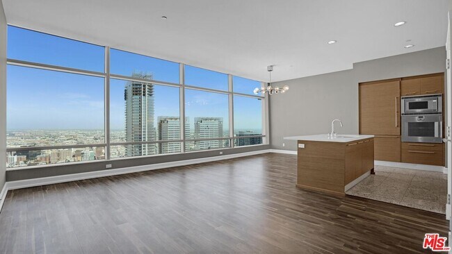 Building Photo - 900 W Olympic Blvd
