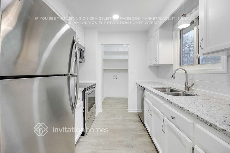 Building Photo - 107 Treetop Ct