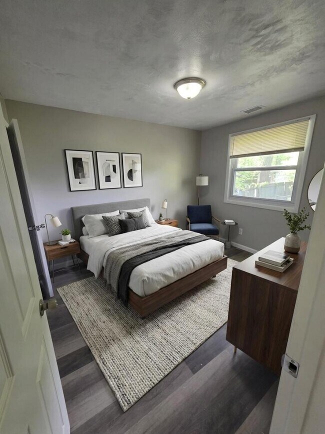 Building Photo - 1306 Cartwright Dr