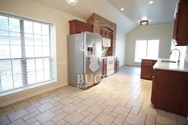 Building Photo - 17408 Zinc Dr