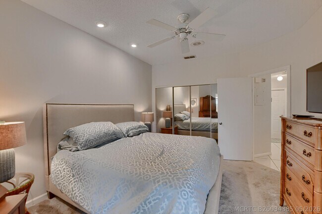 Building Photo - 6563 Via Regina