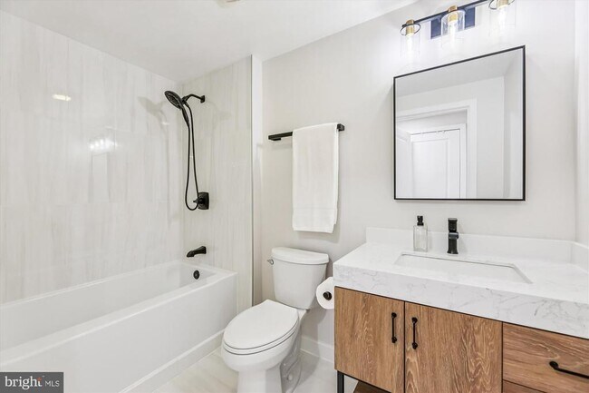 Building Photo - 475 K St NW