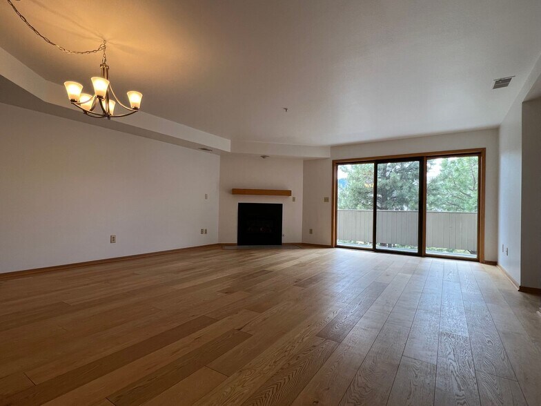 Building Photo - 2938 Kalmia Ave