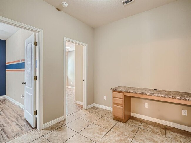 Building Photo - 210 Arrowhead Trail