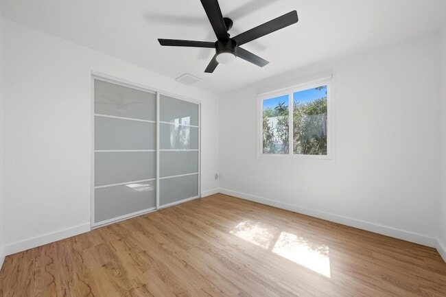 Building Photo - 3540 E Voltaire Dr