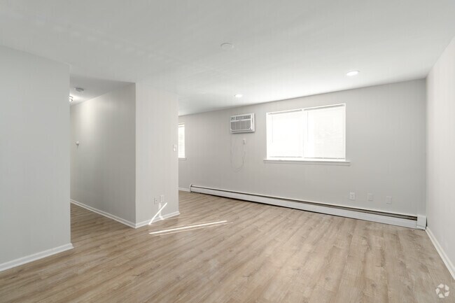1BR, 1BA - 745SF Entrance - Boyertown Gardens - Ackerman
