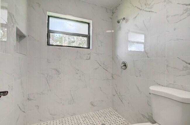 Building Photo - 11834 Donlin Dr