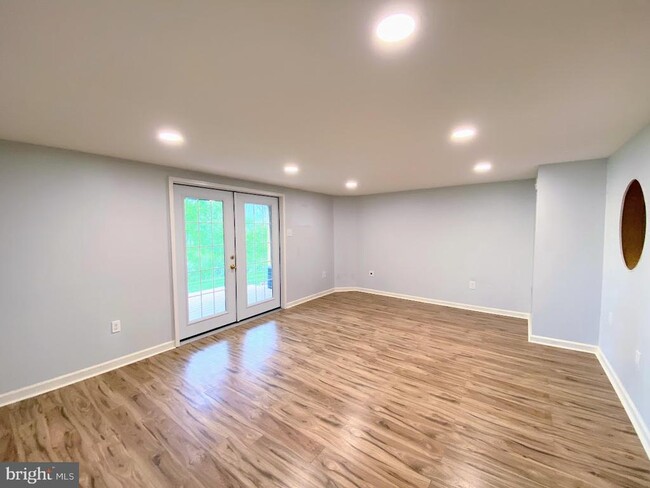 Building Photo - 618 Shropshire Dr