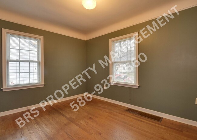 Building Photo - Cozy 3bd, 1ba in Mt. Clemens