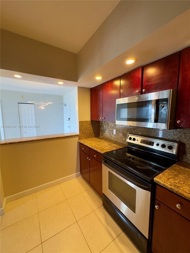 Building Photo - 5600 Collins Ave