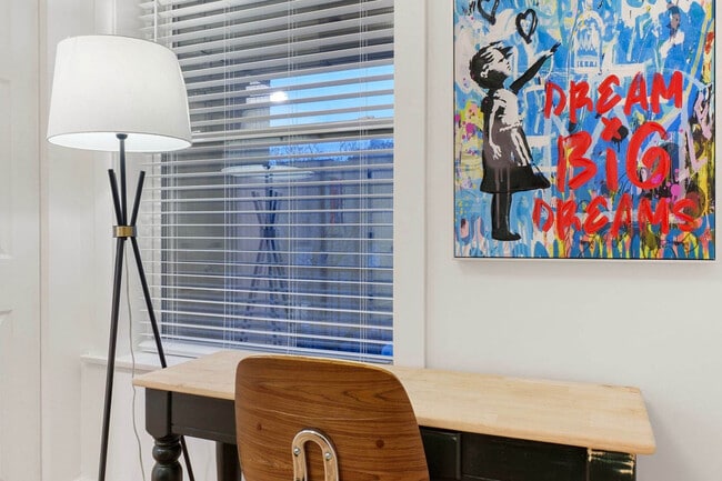 Building Photo - 618 W Patterson Ave