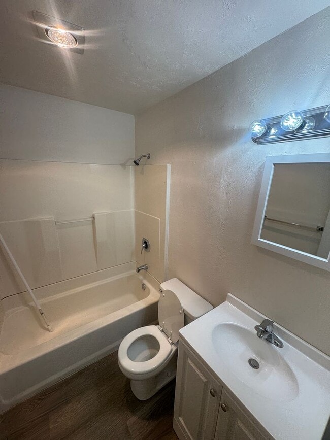 Building Photo - LH217