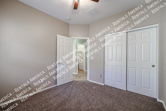 Building Photo - 17033 W Sonora St