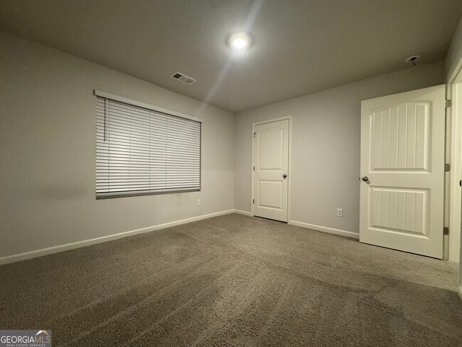 Building Photo - 279 Belmont Dr