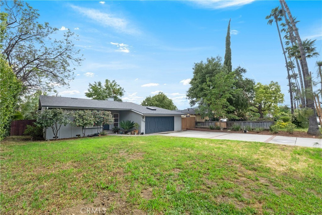 Building Photo - 740 Figueroa Dr