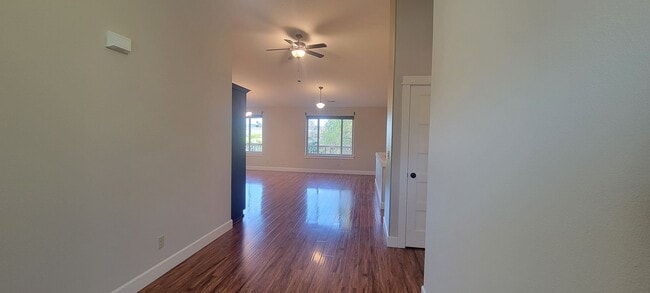 Building Photo - 125 S Ash St